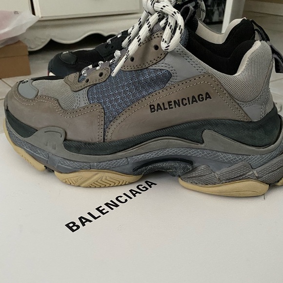 🌸SOLD🌸 Balenciaga Triple S Bi-Color - Picture 2 of 8